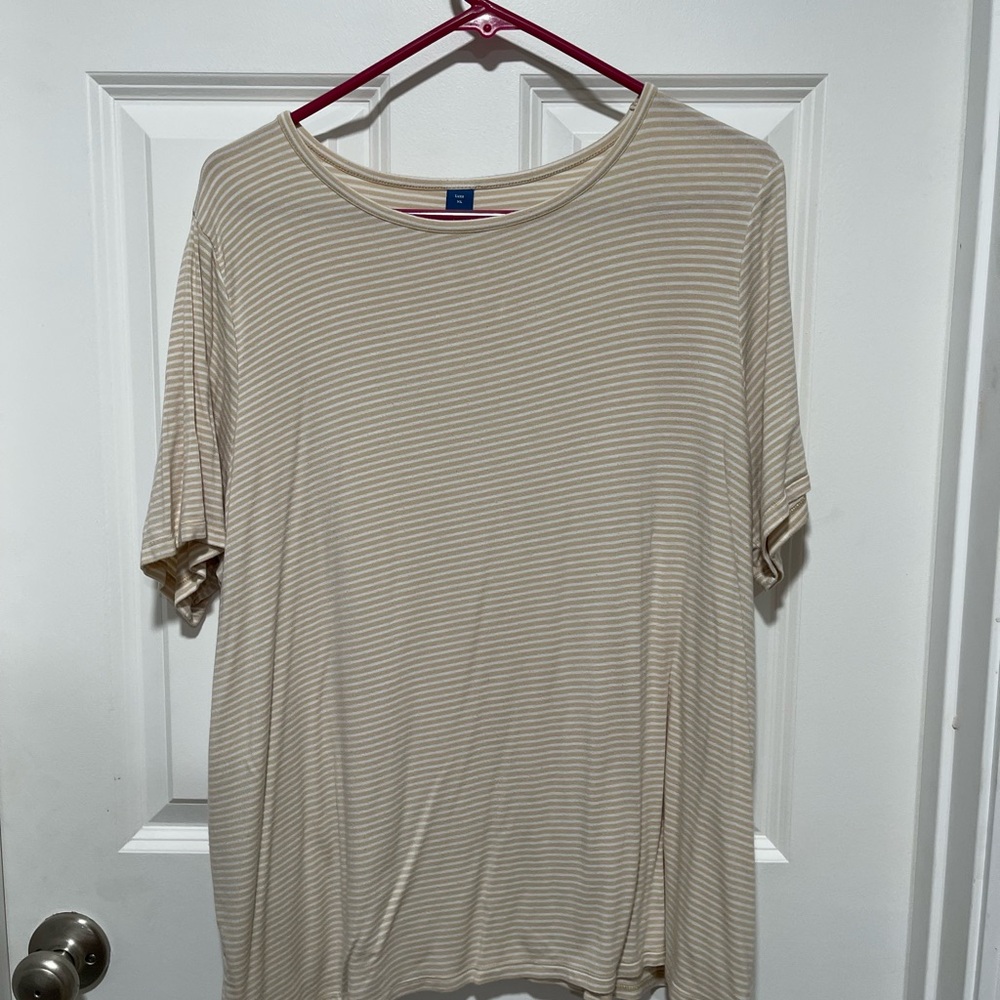 Old Navy Cream and Yellow Relaxed Ribbed Tee